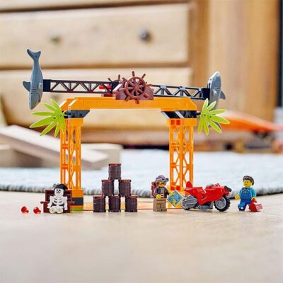 LEGO City Stuntz - The Shark Attack Stunt Challenge Adventure Series Toy with Flywheel Powered Stunt Bike & Racer Minifigure, Toys for Kids Years Old and Up