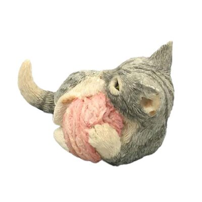 British Sherat & Simpson Grey Cat Playing with Yarn Figurine – Handcrafted Collectible Pet Decor