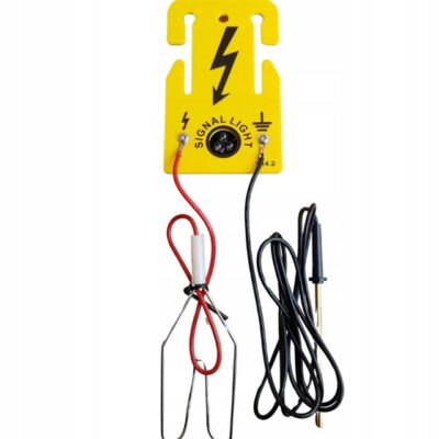 High-Performance Voltage Controller with Suspended Signal Shepherd for Electric Fence Signal Lights